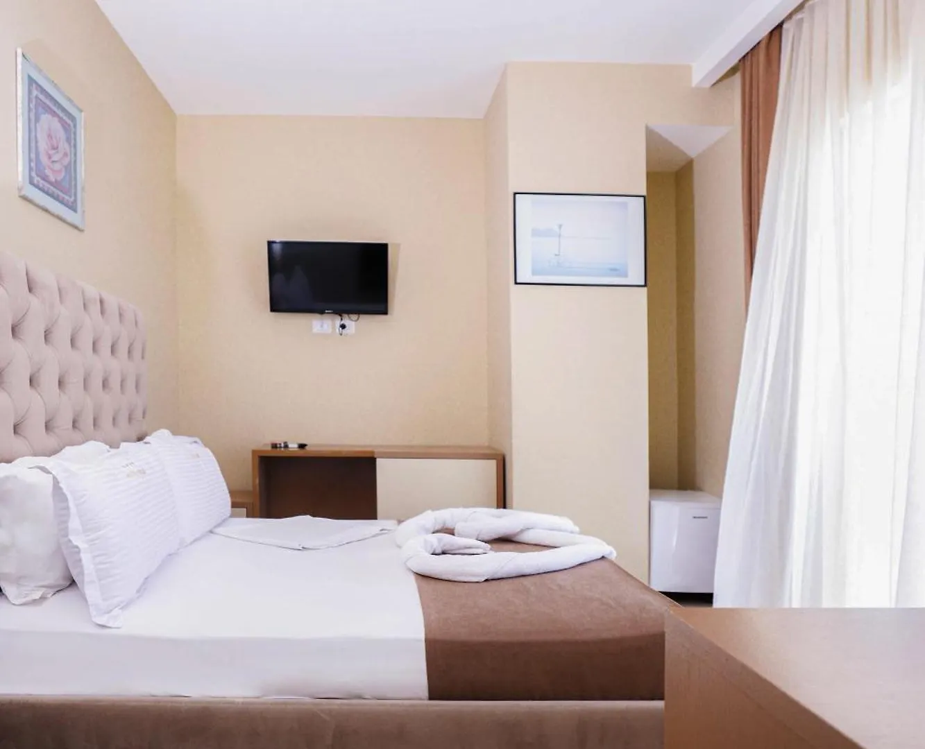 Hotel Frojd - Beach Front Resort Shengjin