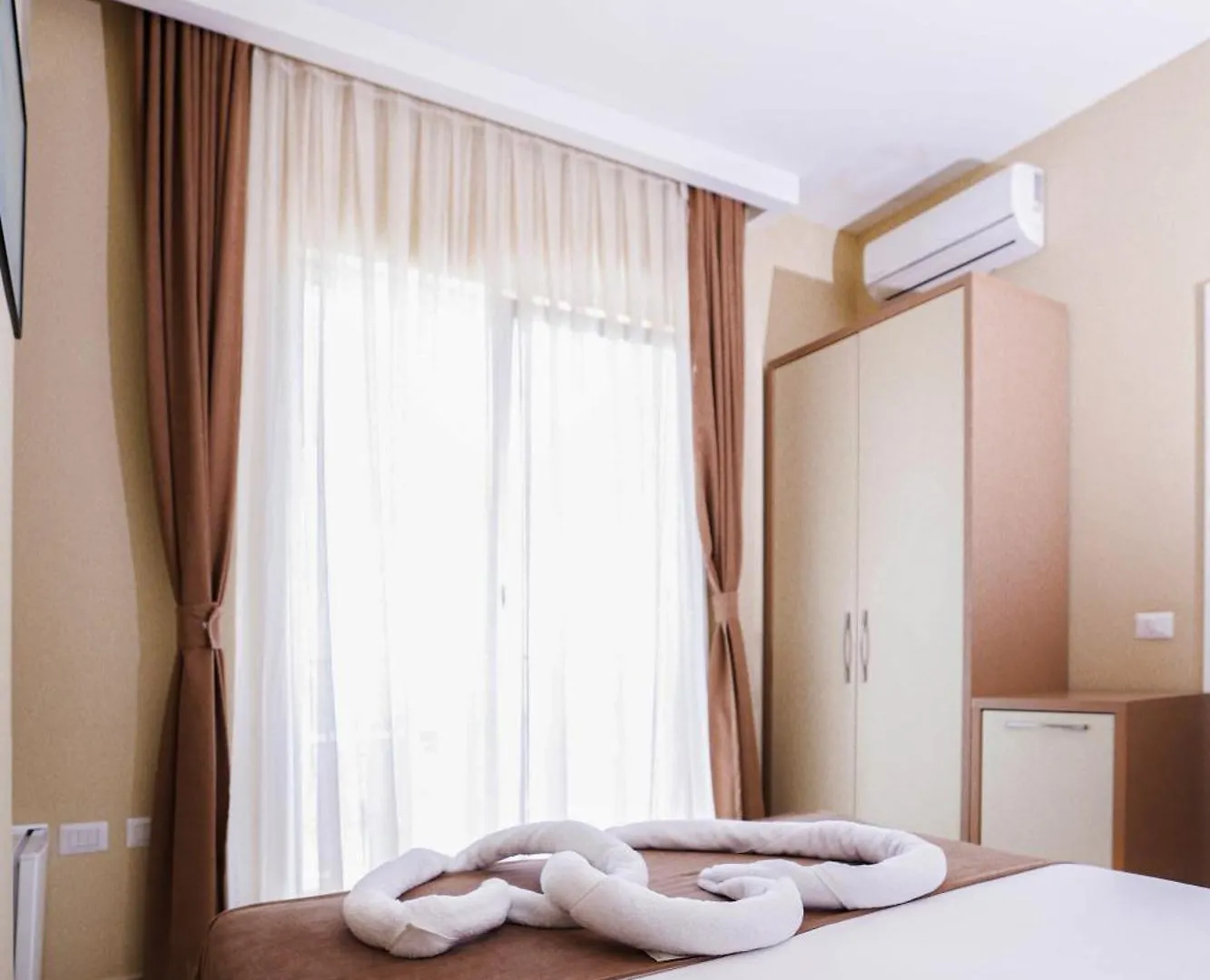 Hotel Frojd - Beach Front Resort Shengjin
