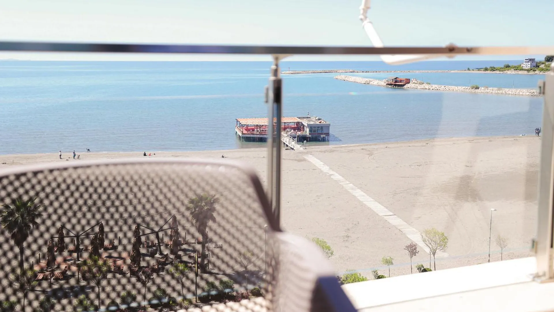 Hotel Frojd - Beach Front Resort Shëngjin Albánia